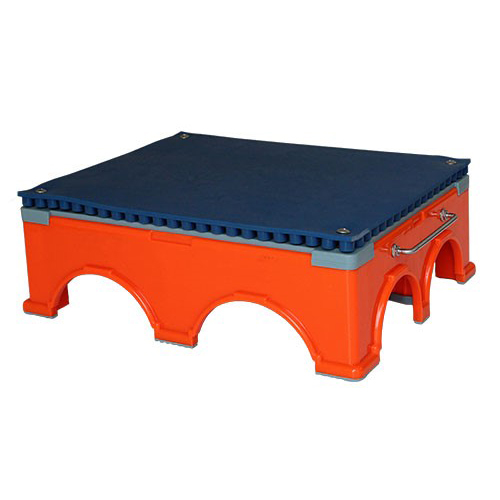 Single step riser with SmartCells on top in blue